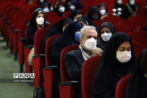آیین تجلیل از معلمان پژوهنده برتر شهر تهران