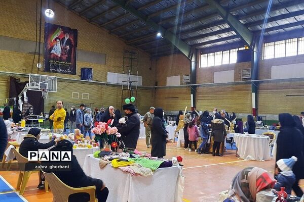 برگزاری نمایشگاه عرضه و فروش محصولات کارآفرینان شهرستان دماوند