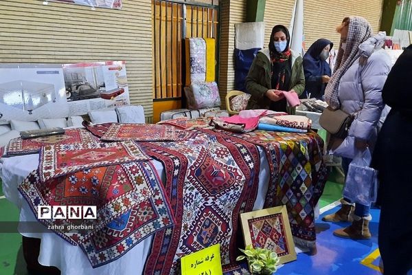 برگزاری نمایشگاه عرضه و فروش محصولات کارآفرینان شهرستان دماوند