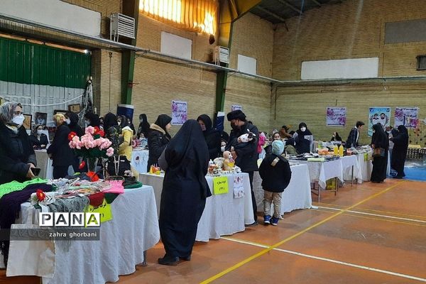 برگزاری نمایشگاه عرضه و فروش محصولات کارآفرینان شهرستان دماوند