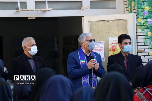 بازدید مدیر سازمان دانش‌آموزی خراسان‌رضوی از آموزشگاه تمام تشکیلاتی دکتر حداد ناحیه 5 مشهد