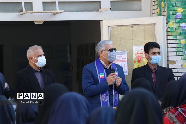 بازدید مدیر سازمان دانش‌آموزی خراسان‌رضوی از آموزشگاه تمام تشکیلاتی دکتر حداد ناحیه 5 مشهد