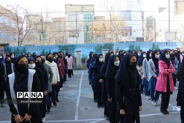 بازدید مدیر سازمان دانش‌آموزی خراسان‌رضوی از آموزشگاه تمام تشکیلاتی دکتر حداد ناحیه 5 مشهد