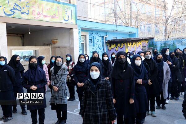 بازدید مدیر سازمان دانش‌آموزی خراسان‌رضوی از آموزشگاه تمام تشکیلاتی دکتر حداد ناحیه 5 مشهد