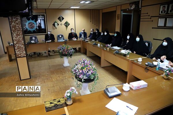 نشست تخصصی با منتخب مدیران مدارس منطقه ۹
