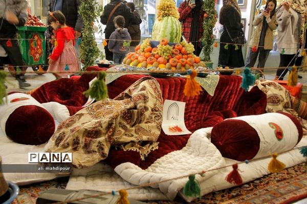 هیاهوی شهر در آستانه شب یلدا