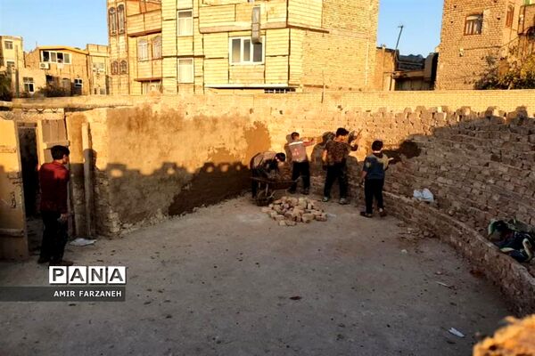 مشارکت نوجوانان در آماده‌سازی نمایشگاه ایام فاطمیه