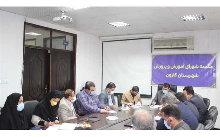 کودکان بازمانده از تحصیل باید به چرخه آموزش بازگردند