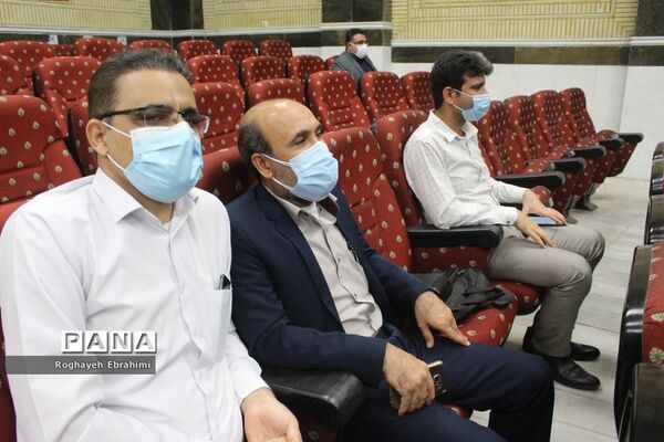 همایش استانی تجلیل از دانش‌آموزان و عوامل اجرایی جشنواره هفتم نوجوان خوارزمی در بوشهر