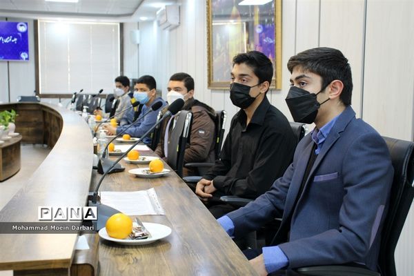 کارگاه آموزشی شورای دانش‌آموزی ناحیه ۳ مشهد مقدس