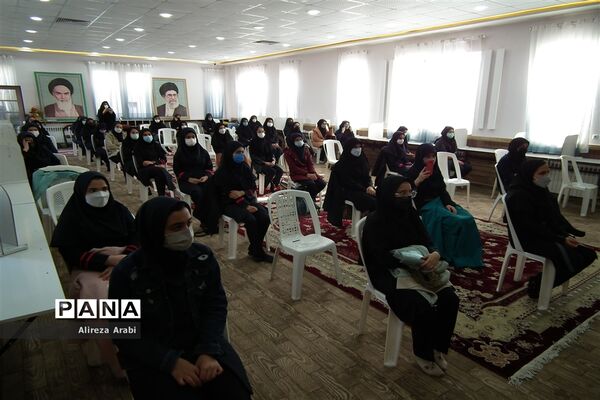 برگزاری طرح روشنا در دبیرستان فرزانگان