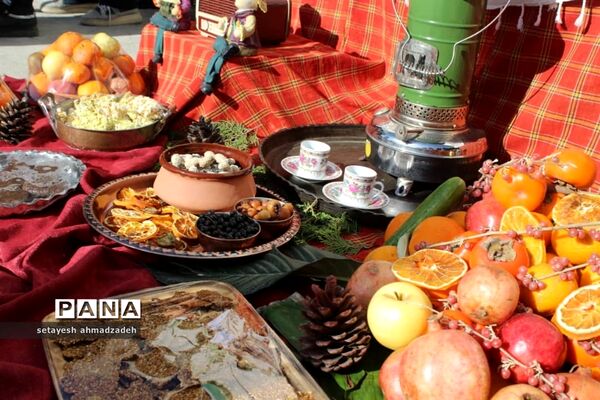 جشنواره بومی و محلی یلدا در دبیرستان شاهد گلوگاه