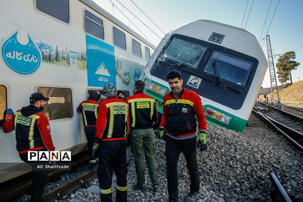 حادثه برخورد دو دستگاه قطار مترو کرج - تهران