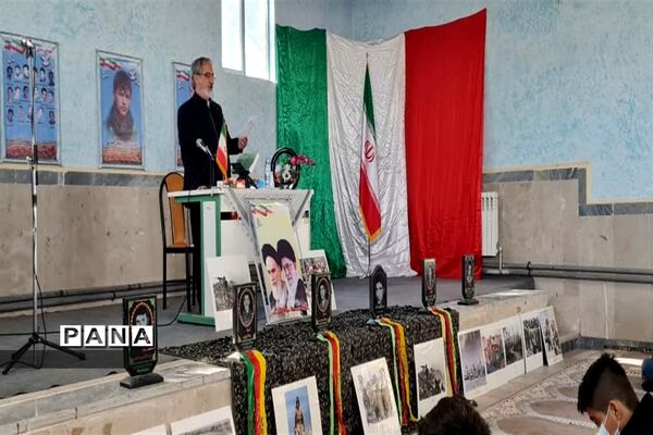 برگزاری طرح ملی لاله‌های روشن درآموزشگاه پسرانه شهید تات جوادآباد