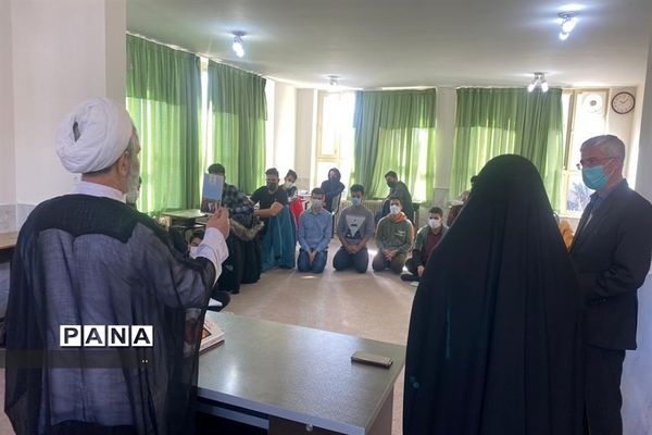 تبیین گام دوم انقلاب در دبیرستان غیر دولتی شهدای موتلفه اسلامی دماوند