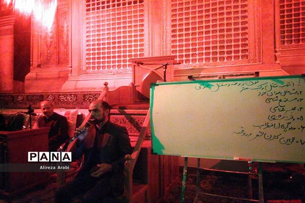 برگزاری دویست چهلمین جلسه انجمن مداحان کاشمر در حسینیه قمر بنی هاشم