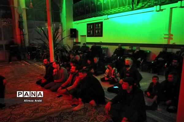 برگزاری دویست چهلمین جلسه انجمن مداحان کاشمر در حسینیه قمر بنی هاشم