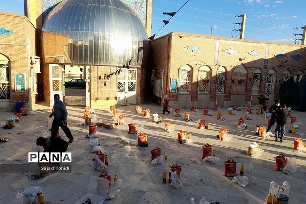 توزیع بسته معیشتی بین نیازمندان  شهرستان پردیس