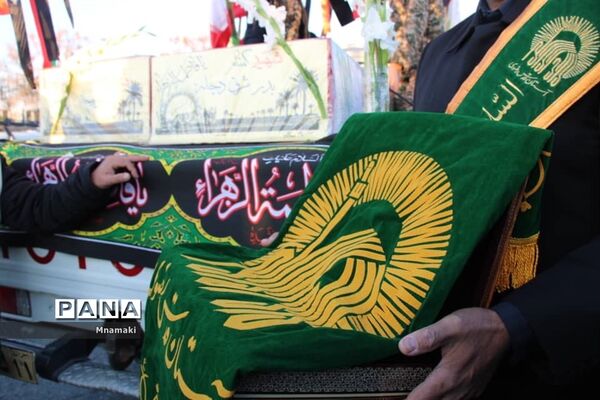 مراسم باشکوه استقبال از پیکر پاک شهیدگمنام هشت سال دفاع مقدس باحضور مردم شهید پرور آران و بیدگل