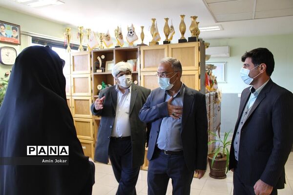 باز دید مدیرکل آموزش و پرورش فارس از حوزه های داخلی این اداره در اولین روز کاری
