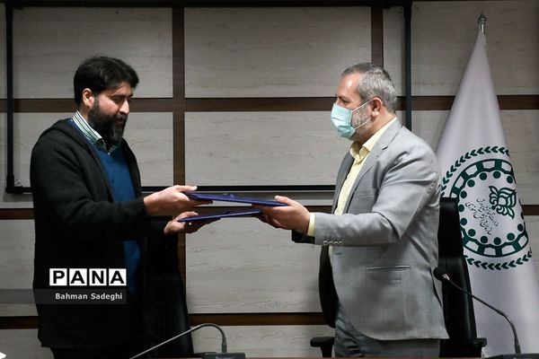 امضای تفاهم‌نامه همکاری مشترک بین سازمان دانش‌آموزی با عوامل فیلم مرد نقره‌ای