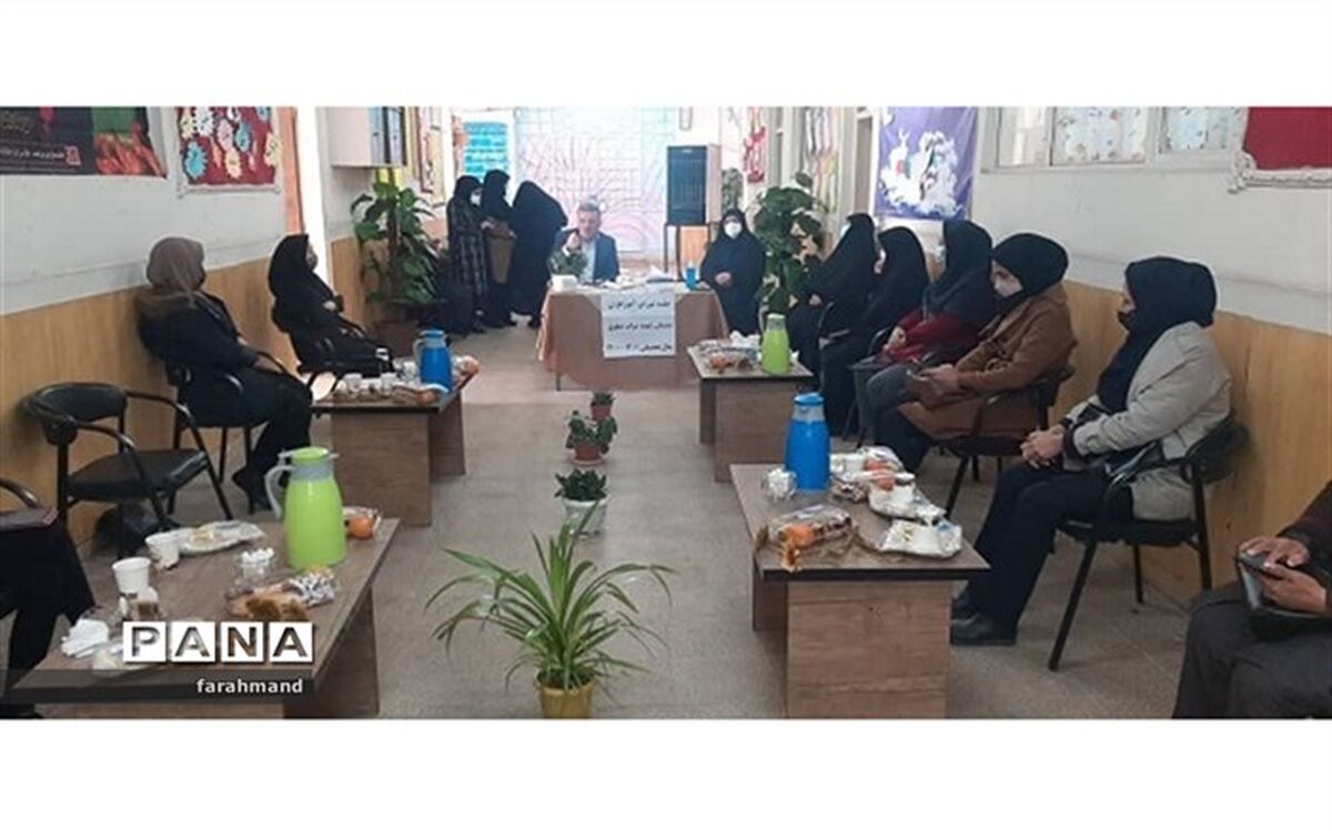 تحوّل در آموزش و پرورش، تنها با ارتقای صلاحیت‌ها و شایستگی‌های حرفه‌ای منابع انسانی، محقق می‌شود