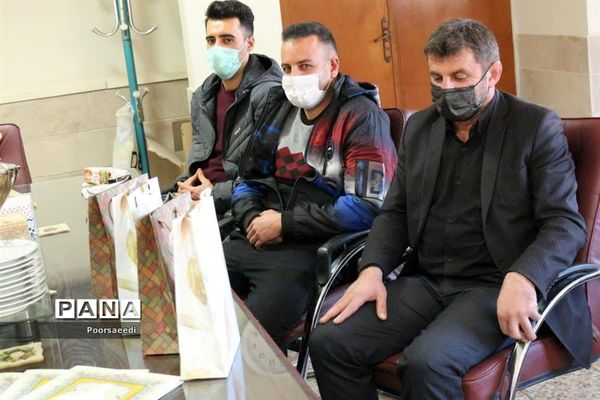 تجلیل از افتخار آفرینان تیم والیبال آموزش و پرورش شهرستان فیروزکوه