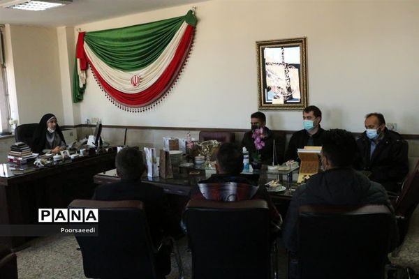 تجلیل از افتخار آفرینان تیم والیبال آموزش و پرورش شهرستان فیروزکوه