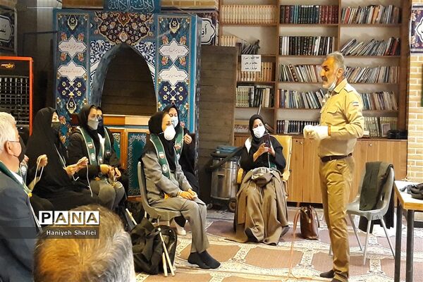برگزاری دوره آموزشی مربیان پیشتاز سازمان دانش‌آموزی ناحیه یک شیراز