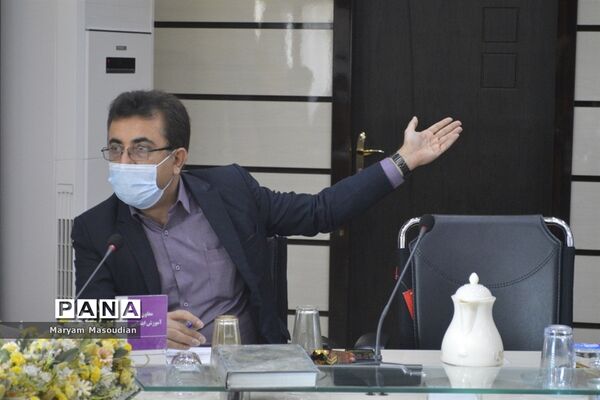 نشست شورای معاونان اداره‌کل آموزش و پرورش استان بوشهر