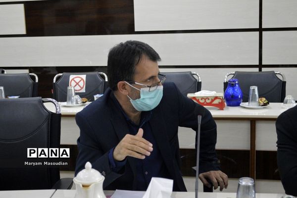 نشست شورای معاونان اداره‌کل آموزش و پرورش استان بوشهر