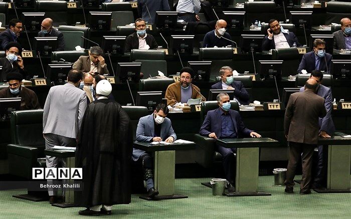 بیانیه نمایندگان مجلس به مناسبت فرارسیدن نهم دی