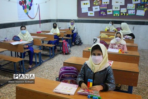 بازدید سرپرست مرکز امور بین‌الملل و مدارس خارج کشور وزارت آموزش و پرورش  از مدرسه باهنر بوشهر