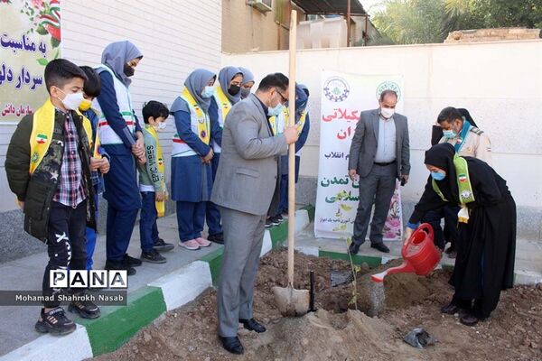 برگزاری پویش نذر نهال در ناحیه یک اهواز