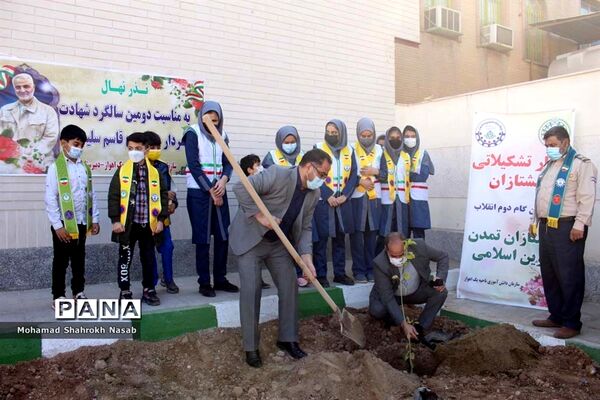 برگزاری پویش نذر نهال در ناحیه یک اهواز