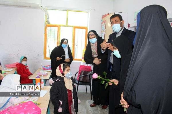 بازدید سرپرست مرکز امور بین‌الملل و مدارس خارج کشور وزارت آموزش و پرورش  از دبستان شهید حسن آیت محله تنگک بوشهر