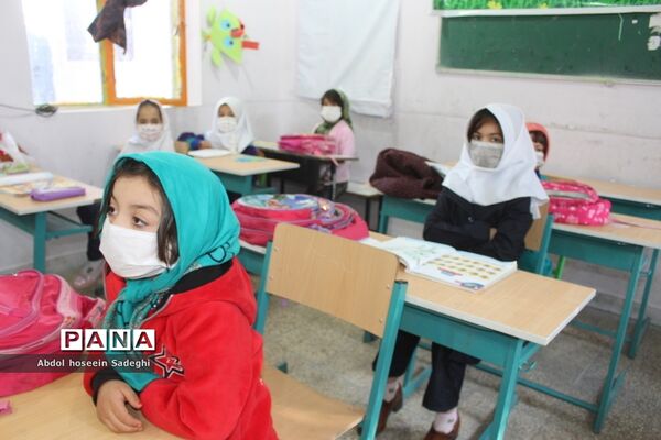 بازدید سرپرست مرکز امور بین‌الملل و مدارس خارج کشور وزارت آموزش و پرورش  از دبستان شهید حسن آیت محله تنگک بوشهر