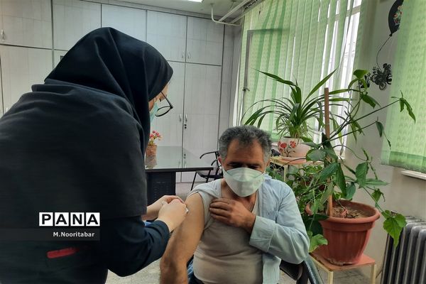 واکسیناسیون مرحله سوم کارکنان اداری آموزش و پرورش منطقه ۱۵