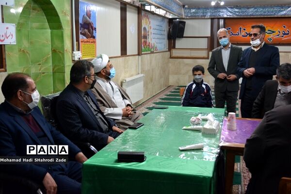 افتتاح زمین چمن مصنوعی در آموزشگاه شاهد رحیمی ناحیه یک مشهد