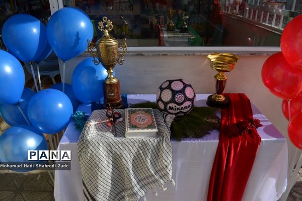 افتتاح زمین چمن مصنوعی در آموزشگاه شاهد رحیمی ناحیه یک مشهد