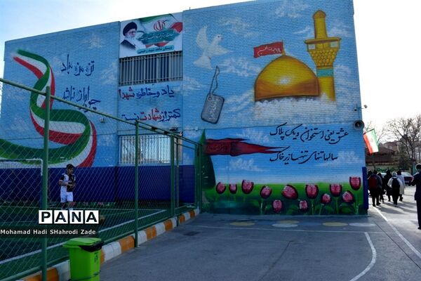 افتتاح زمین چمن مصنوعی در آموزشگاه شاهد رحیمی ناحیه یک مشهد