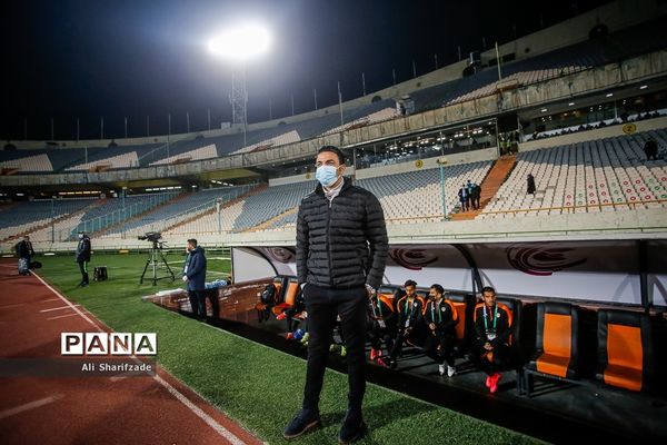 دیدار تیم‌های استقلال و فولاد خوزستان