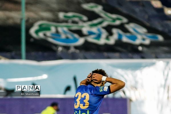 دیدار تیم‌های استقلال و فولاد خوزستان