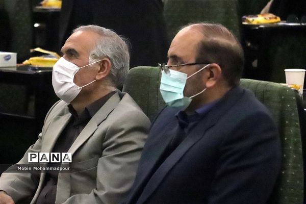 نشست صمیمی استاندار آذربایجان شرقی با اهالی رسانه