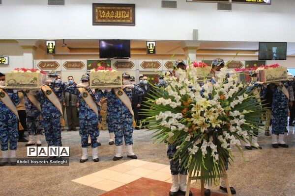 استقبال از پیکر شهیدان گمنام در بوشهر