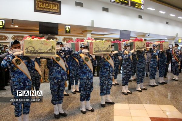 استقبال از پیکر شهیدان گمنام در بوشهر