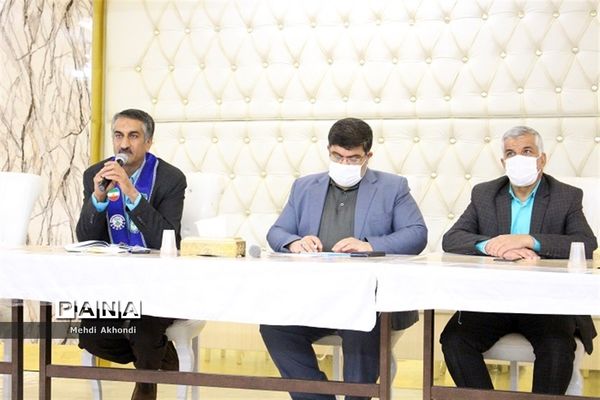 کارگاه آموزشی بازمهندسی و تجلیل از مربیان برتر تشکیلات پیشتازان شهرستان بافق