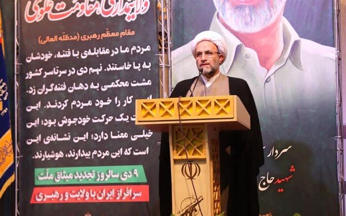 بصیرت مردم، عامل حفظ انقلاب است