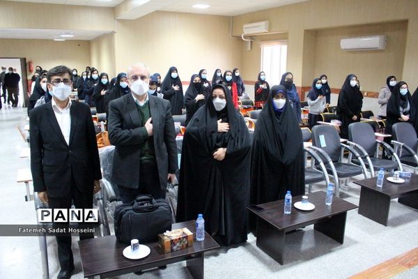 تجلیل از دانش‌آموزان برتر مدارس استعدادهای درخشان استان بوشهر