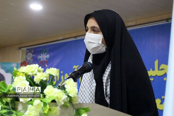 تجلیل از دانش‌آموزان برتر مدارس استعدادهای درخشان استان بوشهر